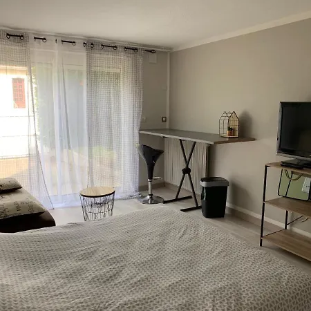 Aux Portes Du Marais Poitevin Homestay